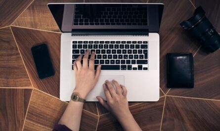 Photo PLR-Content legal nutzen: Laptop